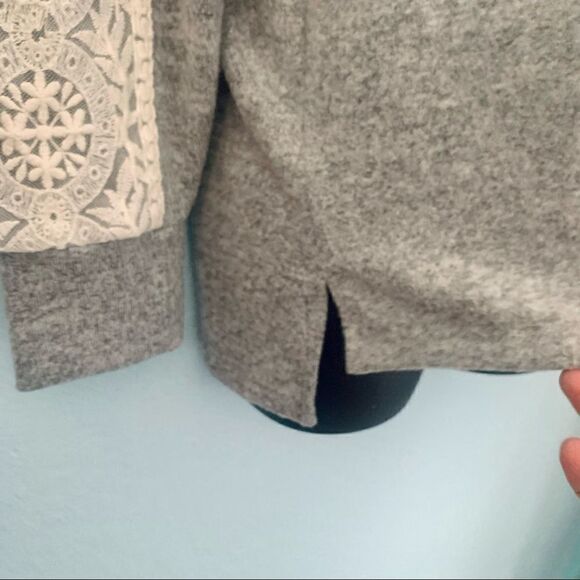 Flora Nikrooz Gray Fleece Pullover Sweatshirt Size Medium - Picture 7 of 10
